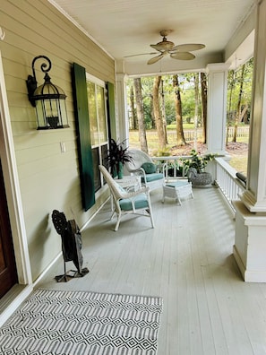 Terrace/patio - Fabulous 2-bedroom cottage with AC in Magnolia Springs (Magnolia Springs)