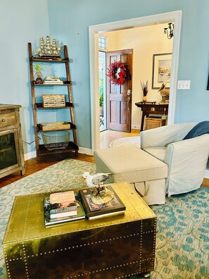 Smart TV, books - Fabulous 2-bedroom cottage with AC in Magnolia Springs (Magnolia Springs)