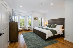 7 bedrooms, iron/ironing board, travel cot, WiFi