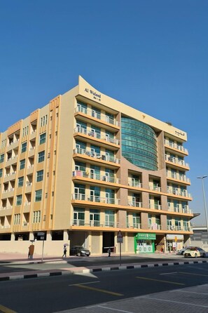 Front of property - Beautiful Bedroom in AlBarsha Near Metro (Dubai)