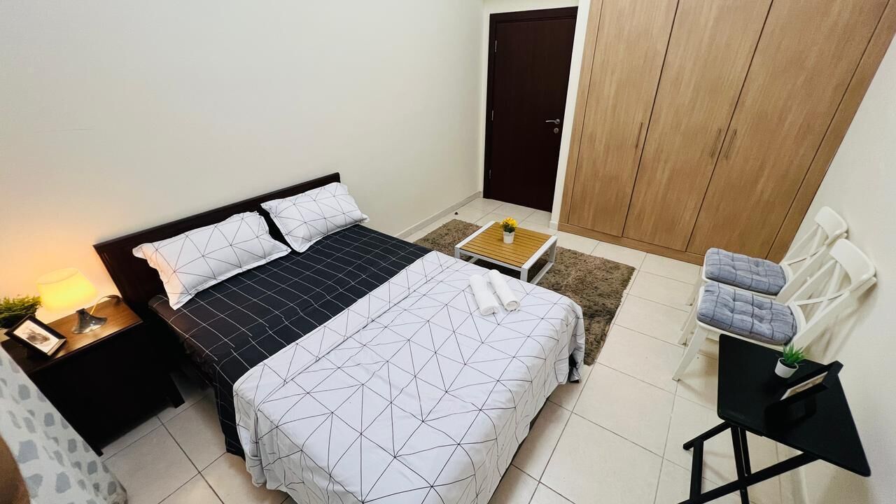 Habitación estándar, balcón, vistas a la ciudad | Escritorio y espacio para trabajar con un portátil