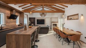 Villa | Dining - Stylish Villa in Lovrec With Sauna (Lovreć)