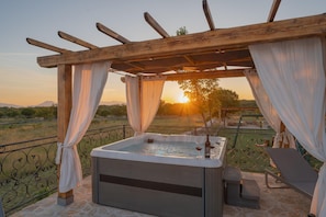 Bathtub spa outdoor