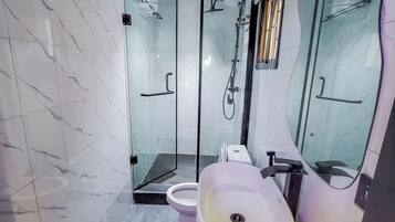 Economy Apartment, Balcony, City View | Bathroom | Free toiletries, hair dryer, towels, soap