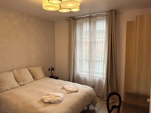 3 habitaciones, tabla de planchar con plancha y acceso a internet 