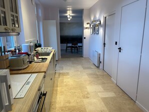 Private kitchen - Large apartment with fireplace (Villers-Cotterêts)