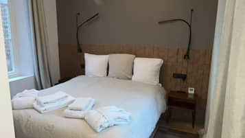 3 slaapkamers, een strijkplank/strijkijzer, internet, beddengoed