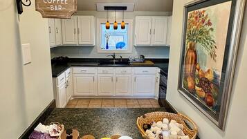 Mikrobølgeovn, ovn og kokeplater