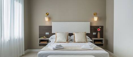 5 chambres, fer et planche à repasser, Wi-Fi, draps fournis