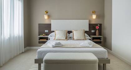 Vivi Milano - Modern 5BR Apartment with Free Parking & Terrace Near the Fair