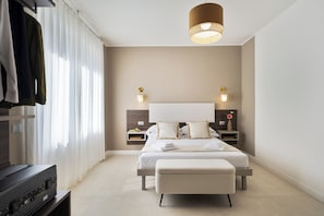 5 chambres, fer et planche à repasser, Wi-Fi, draps fournis