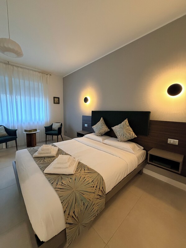 5 soverom, strykejern/-brett, wi-fi og sengetøy