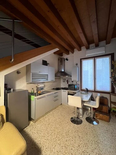 La Colonnina - in the heart of Venice, in a central and convenient district