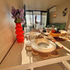 Dining - Cannes SeaView: Infinity Pool, Tennis, 2 Terraces, Bathtub & 10m to Palais + AC (Cannes)