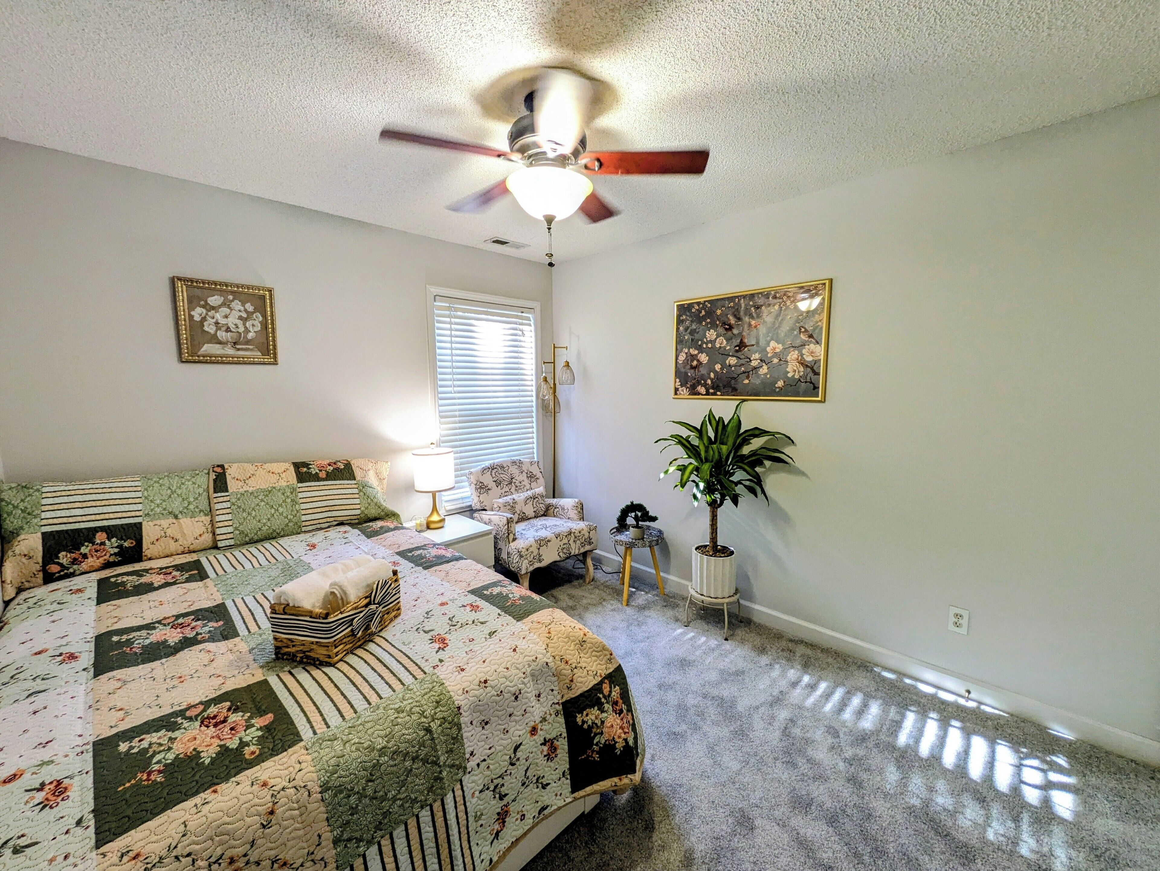 3 Schlafzimmer, Schreibtisch, Bügeleisen/Bügelbrett, kostenloses WLAN