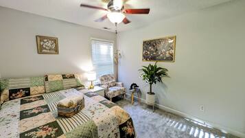 3 Schlafzimmer, Schreibtisch, Bügeleisen/Bügelbrett, kostenloses WLAN