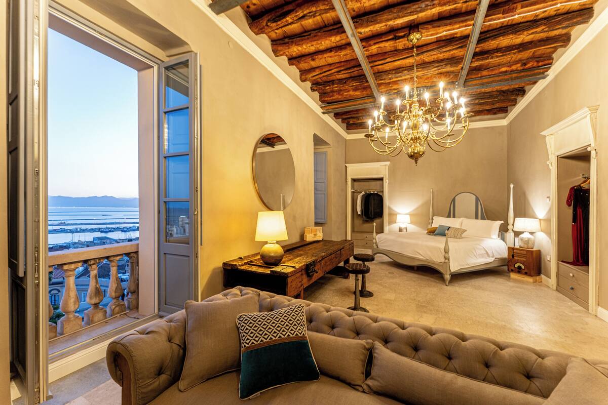 Habitación Deluxe doble, vistas al mar | Caja fuerte, cortinas opacas, wifi gratis