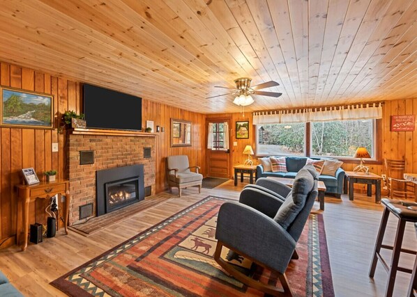 TV, fireplace - Smoky Haven Lodge-Creek, Heated Pool, Pet Friendly (Maggie Valley)