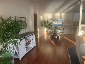 Interior - Shady Lakeside retreat is – 3 bedroom  MFG home (Lady Lake)