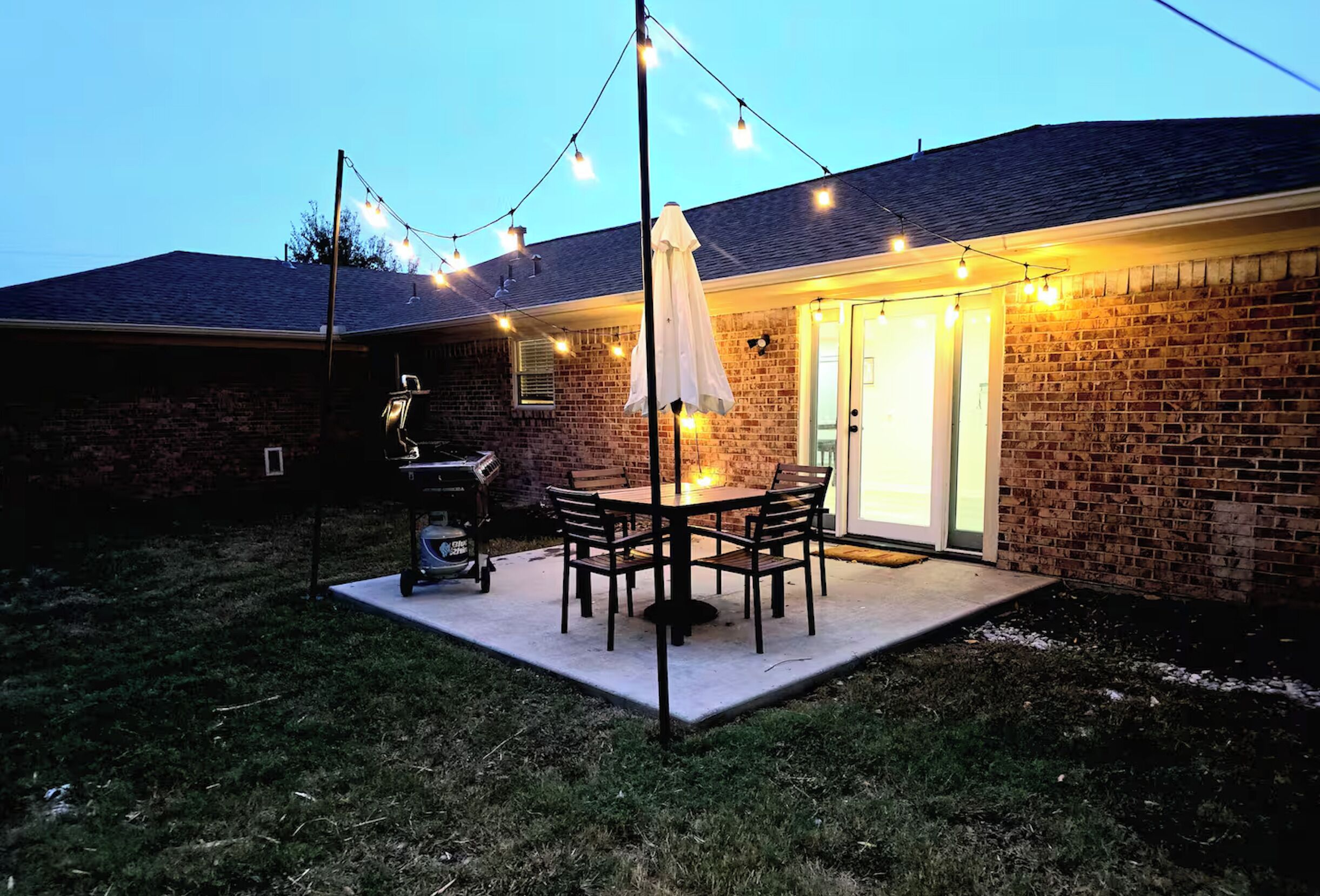 屋外ダイニングエリア