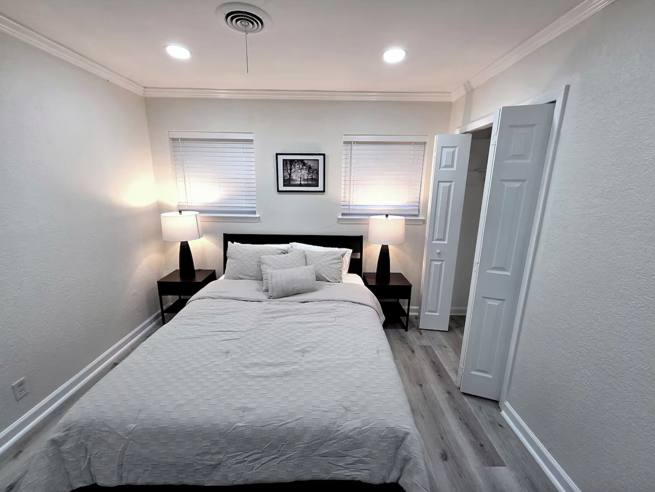 Fer et planche à repasser, Wi-Fi, draps fournis