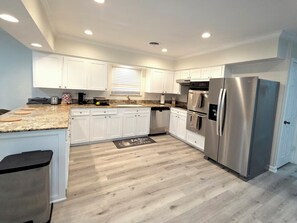 Een magnetron, een oven, een kookplaat