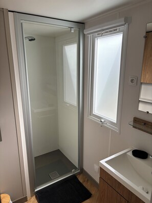 Shower, hair dryer, toilet paper - Mobil home camping 4 stars Siblu wifi Clim  (Lattes)
