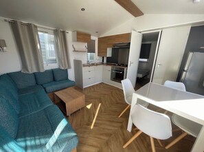 Interior - 4/6 person mobile home, just like home (Lattes)