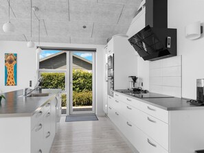 Fridge, microwave, dishwasher, cookware/dishes/utensils - "Ubavka" - 100m from the sea by Interhome (Faaborg)