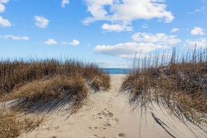 On the beach - Almost Heaven - Oceanfront 5BR 3BA home footsteps from beach (Oak Island)