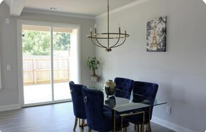 Dining - Perfect 1-bedroom house in fabulous Marietta (Marietta)