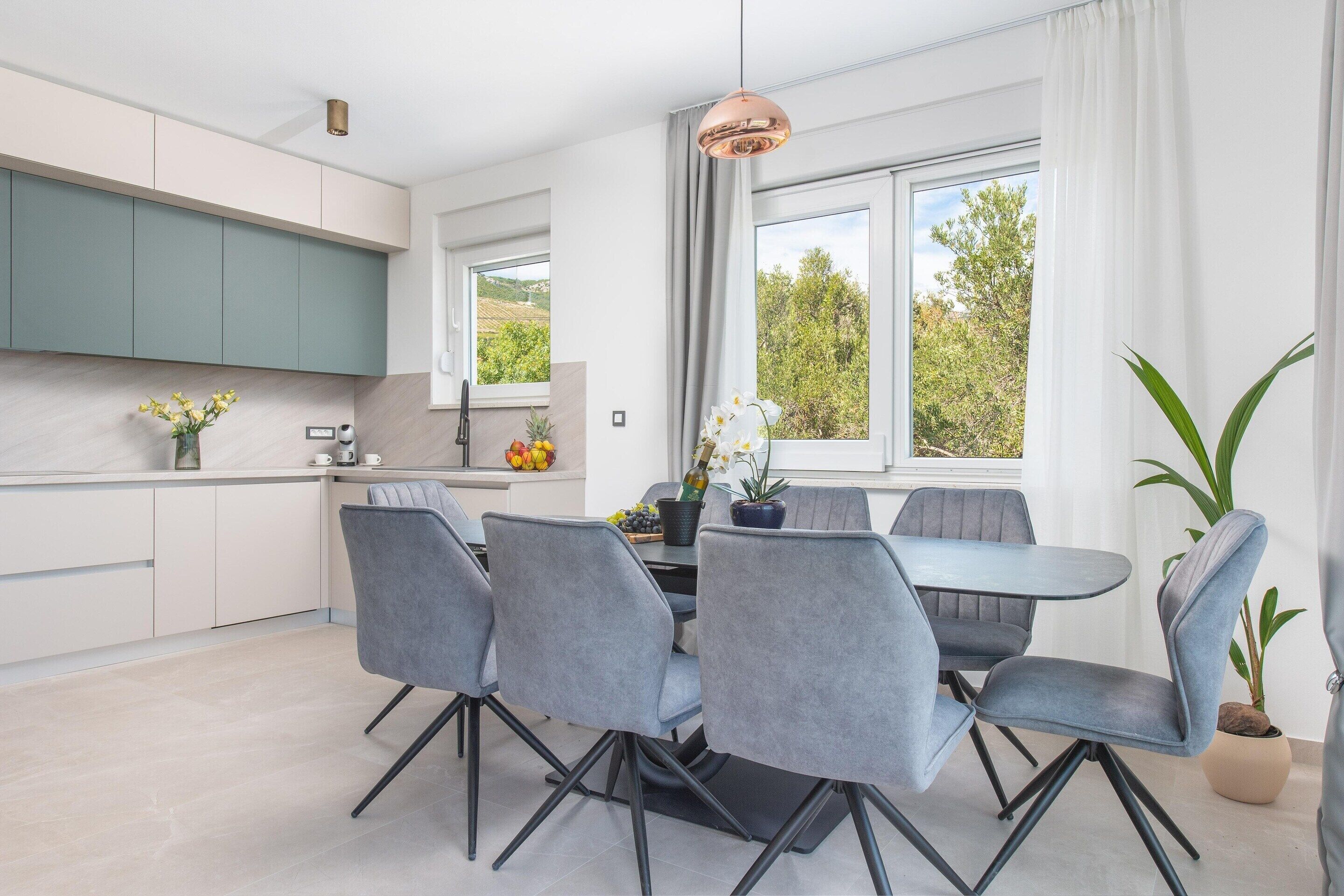 Villa | Dining
