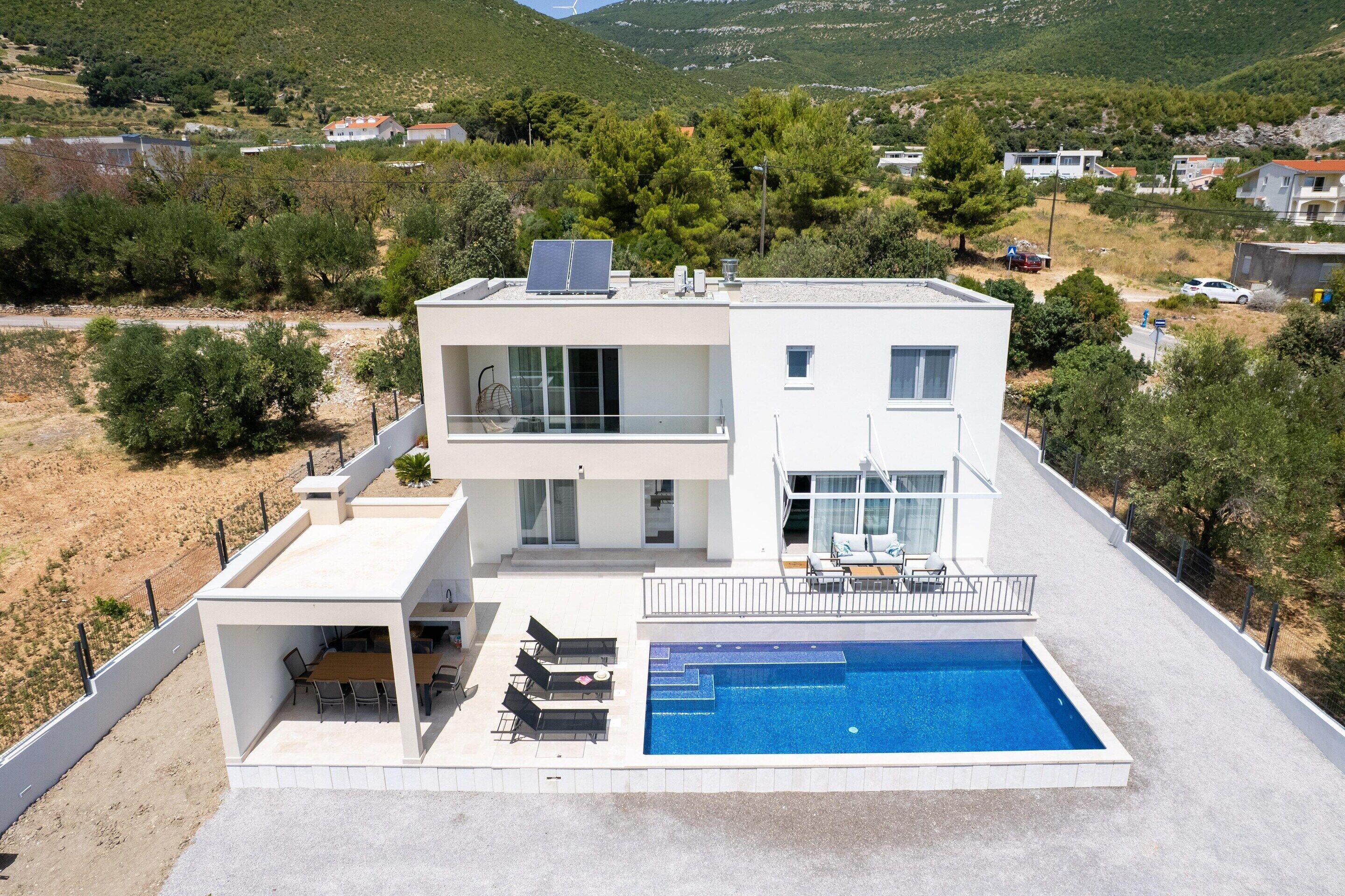 Villa | Exterior
