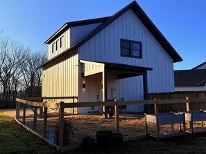 Exterior - New construction horse farm apartment 5 miles to campus- Pets allowed! (Oxford)