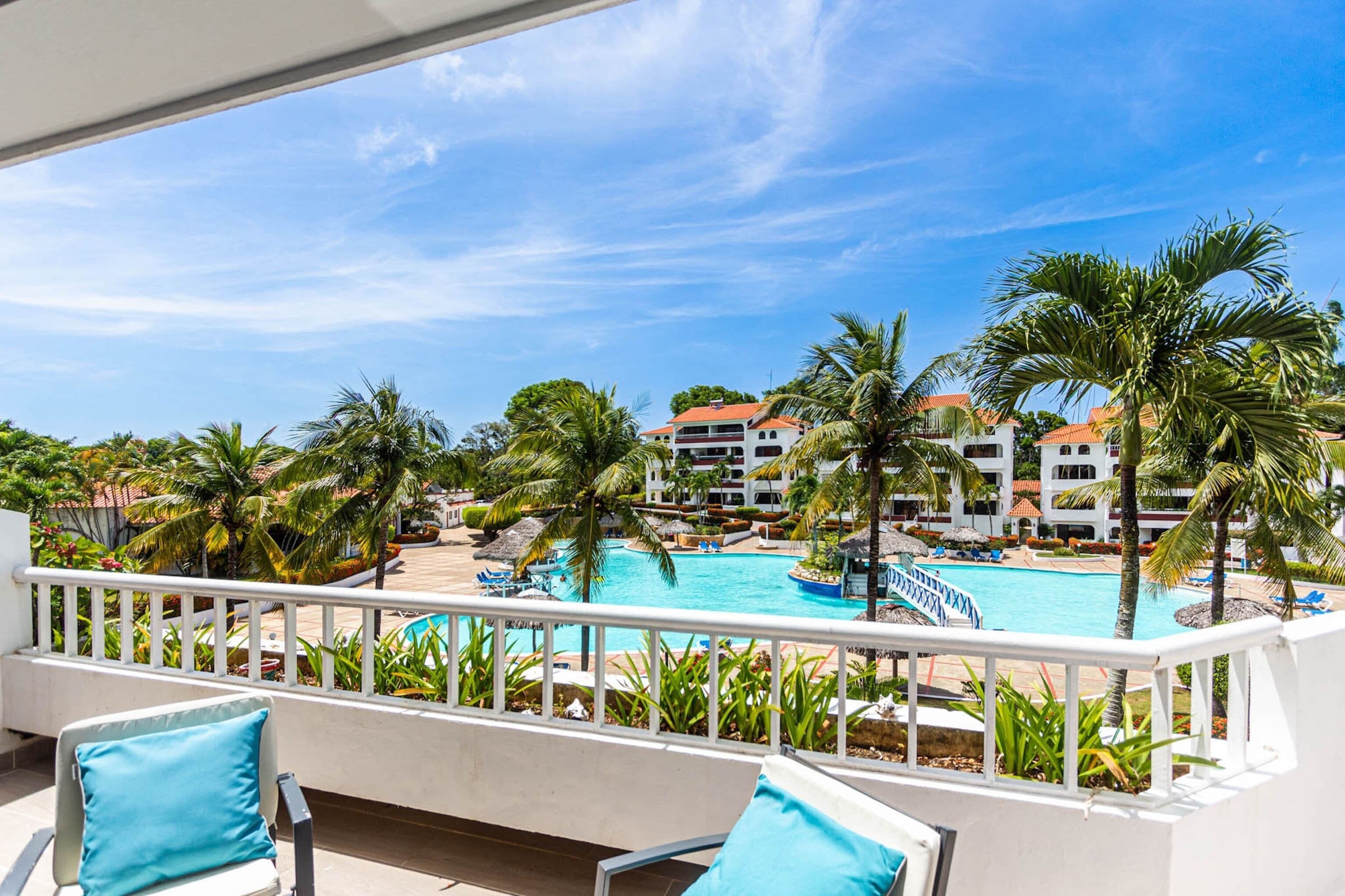 Apartment, 2 Bedrooms, Smoking, Private Pool | Balcony