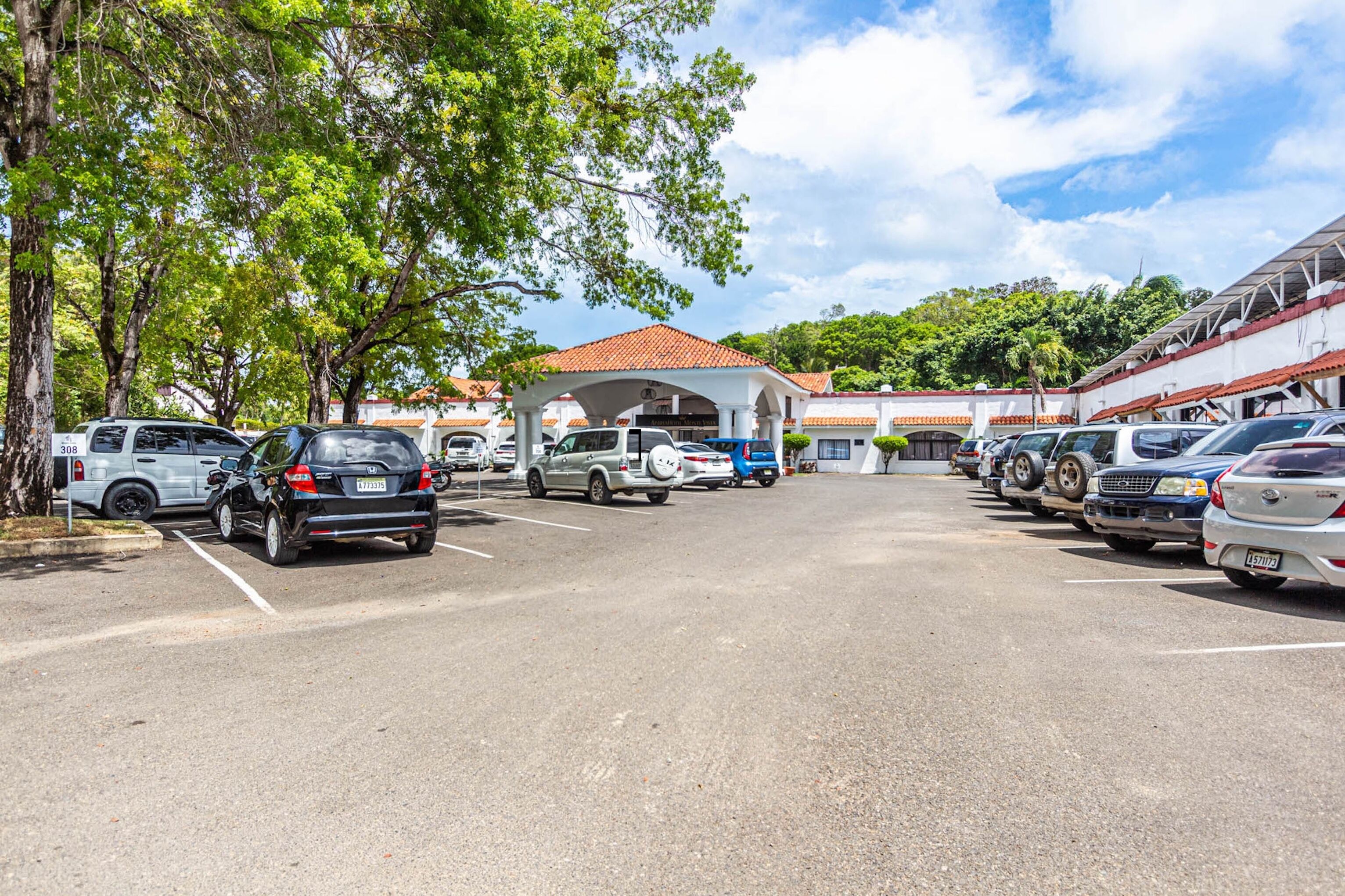 Apartment, 2 Bedrooms, Smoking, Private Pool | Property grounds