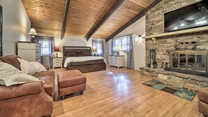 4 slaapkamers, een bureau, een strijkplank/strijkijzer, wifi