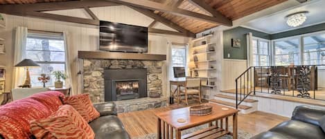 Televisión, chimenea