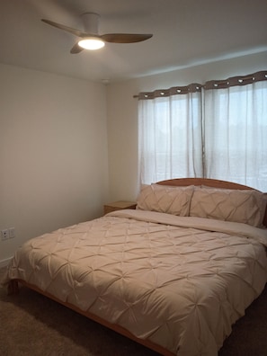 Fer et planche à repasser, accès Internet, draps fournis