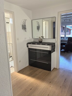 Interior - Top view vacation apartment near the mountains - perfect for hiking or skiing vacations (Garmisch-Partenkirchen)