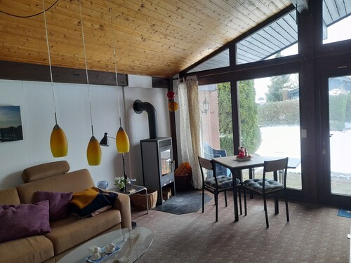 Single-storey terraced bungalow by the North Sea, for families, pet-friendly