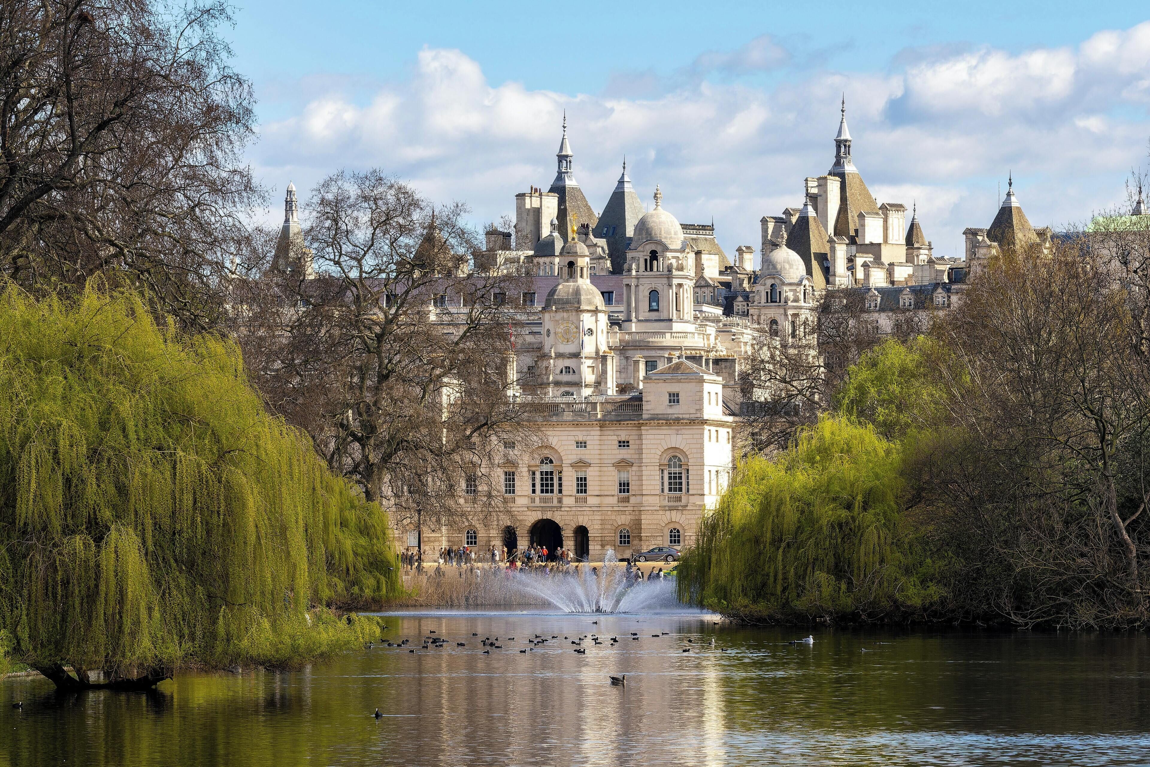 St James Park.. yes, you can walk here too!!