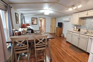 Dining - Creekside Delight-Lovely! 20 min to Asheville (Arden)