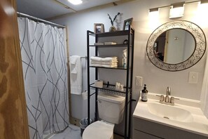 Hair dryer - Creekside Delight-Lovely! 20 min to Asheville (Arden)