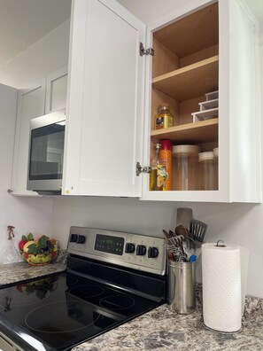 Private kitchen - Tranquil house in Omaha perfect for a relaxing getaway (Omaha)