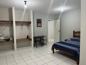 3 bedrooms, iron/ironing board, Internet, bed sheets