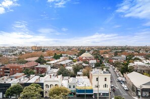 Balcony - Bright 1-bed Apartment Near Beach and Cafes (Melbourne)