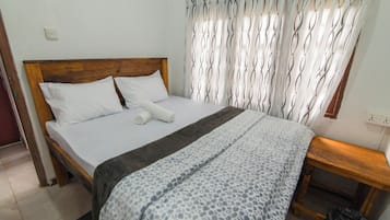 Iron/ironing board, free WiFi