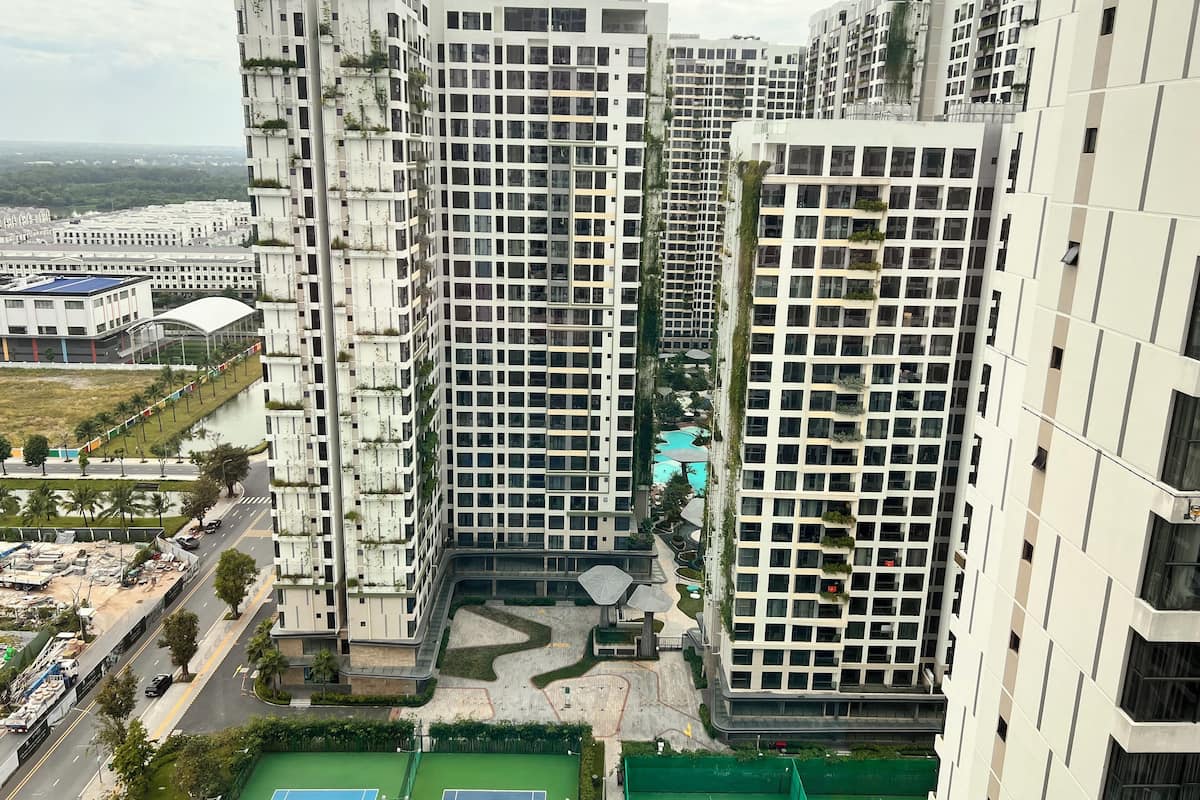 Lägenhet Deluxe - balkong - utsikt mot floden | Mörkläggningsgardiner, ljudisolering och strykjärn/strykbräda