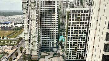 Deluxe Apartment, Balcony, River View | Blackout drapes, soundproofing, iron/ironing board, free WiFi